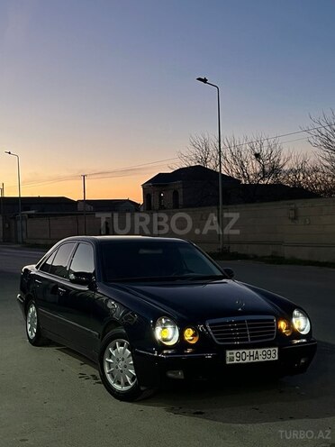 Mercedes E 240-2