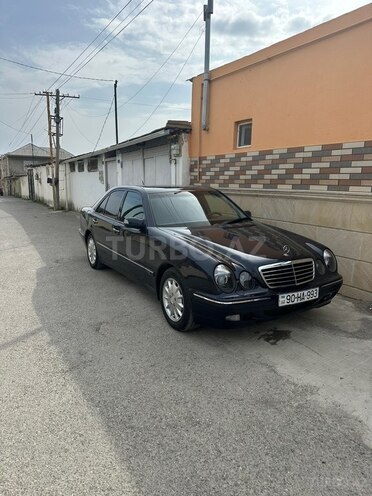 Mercedes E 240-6