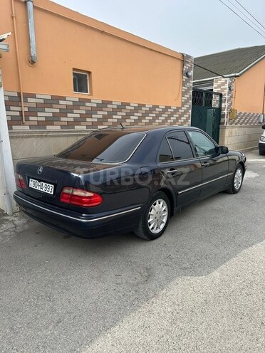 Mercedes E 240-5