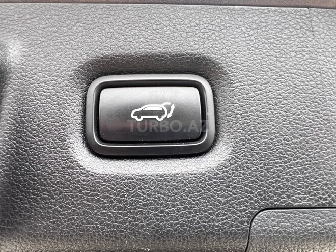 Hyundai Santa Fe-12