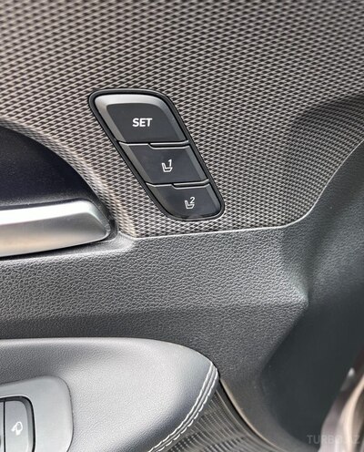 Hyundai Santa Fe-13