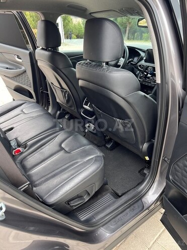 Hyundai Santa Fe-10