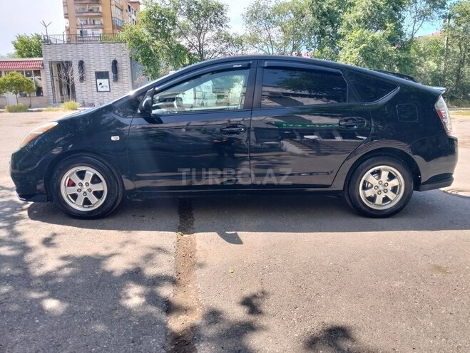 Toyota Prius-5