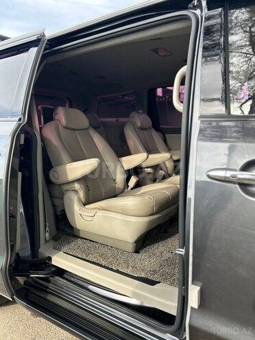 Kia Carnival-16