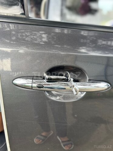 Kia Carnival-17