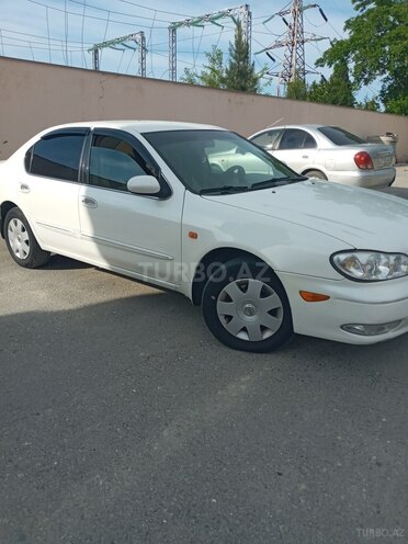 Nissan Maxima-5