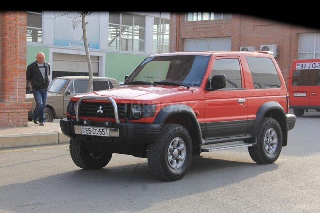 Mitsubishi Pajero-3
