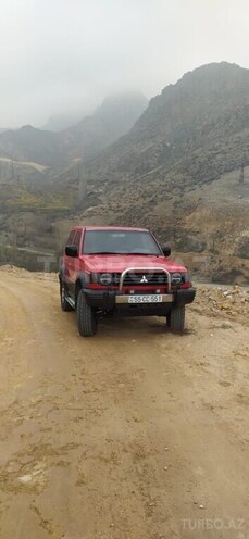 Mitsubishi Pajero-4