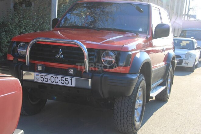 Mitsubishi Pajero-7