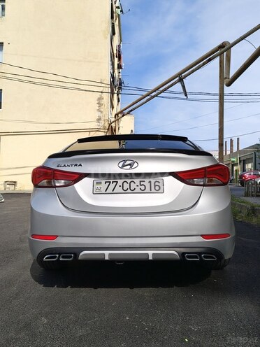 Hyundai Elantra-2