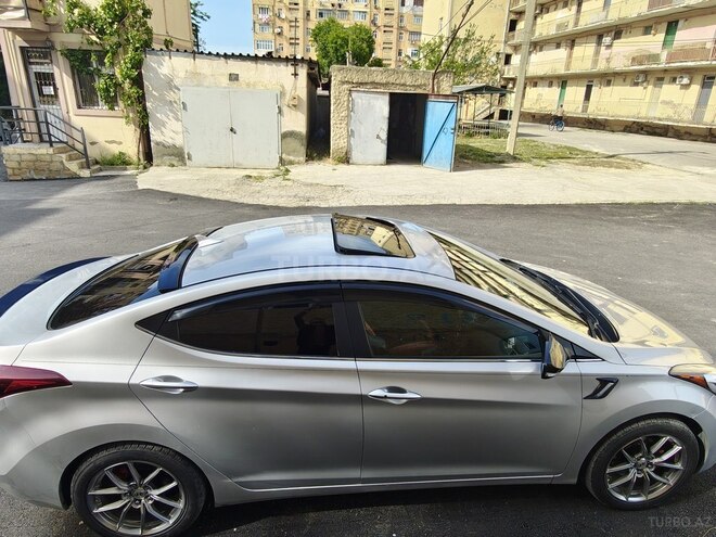 Hyundai Elantra-7