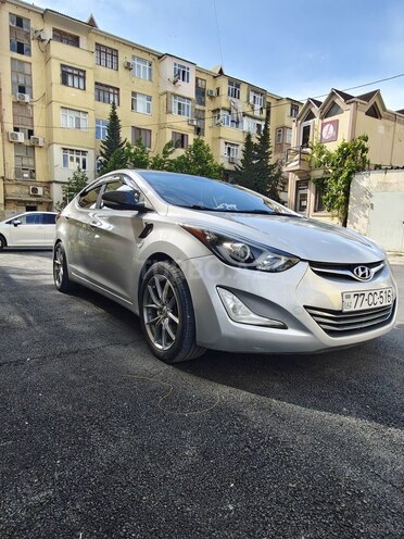 Hyundai Elantra-5