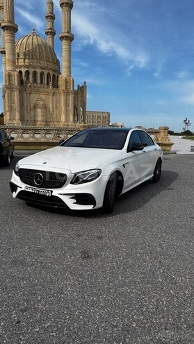Mercedes E 450 4MATIC-4