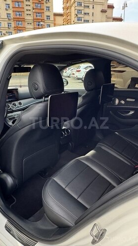 Mercedes E 450 4MATIC-16