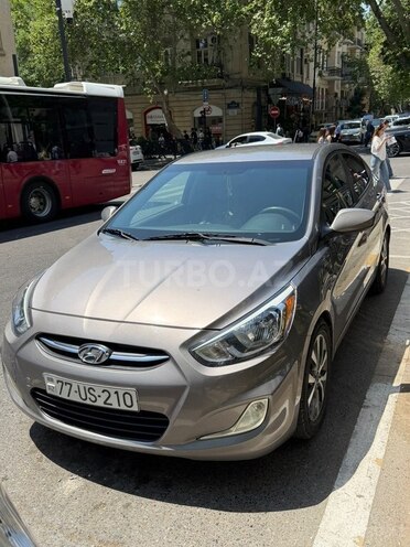 Hyundai Accent-1