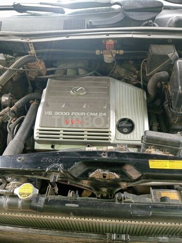 Lexus RX 300-19