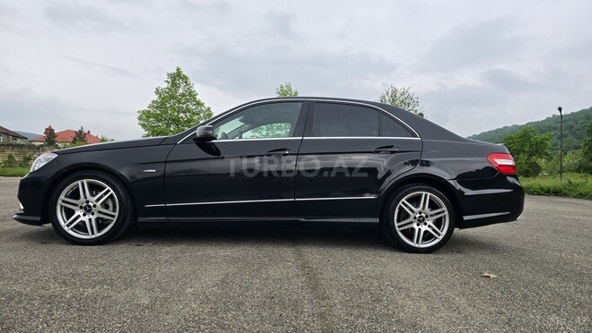 Mercedes E 200-8