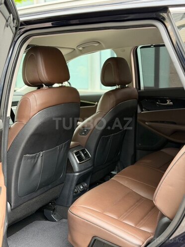 Kia Sorento-13
