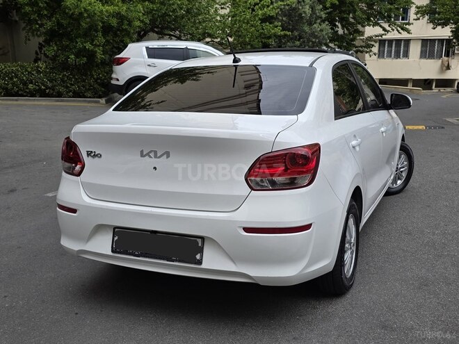 Kia Rio-10