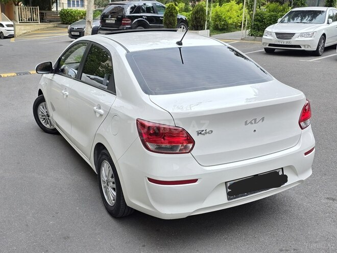 Kia Rio-12