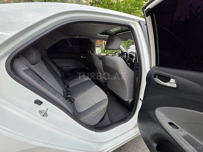 Kia Rio-15