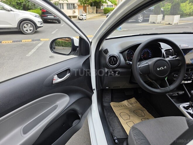 Kia Rio-21