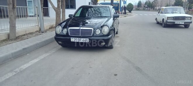 Mercedes E 240-3