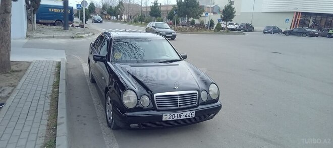 Mercedes E 240-2