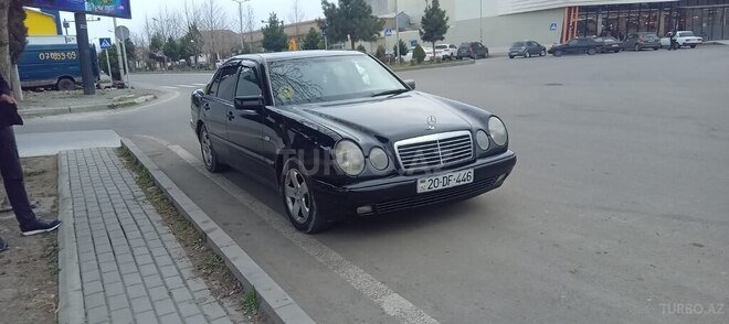 Mercedes E 240-6