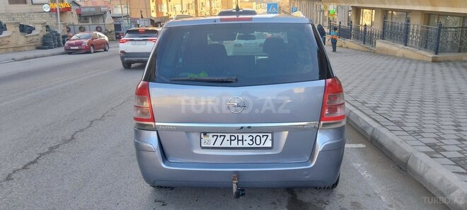 Opel Zafira-2