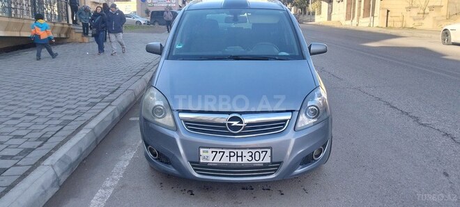 Opel Zafira-1