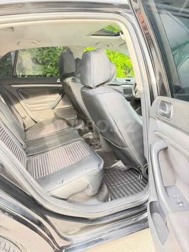 Volkswagen Jetta-6