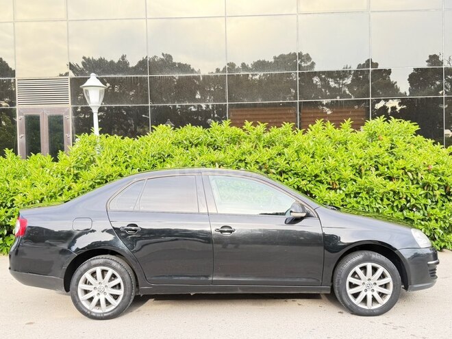 Volkswagen Jetta-8