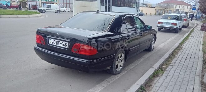 Mercedes E 240-7
