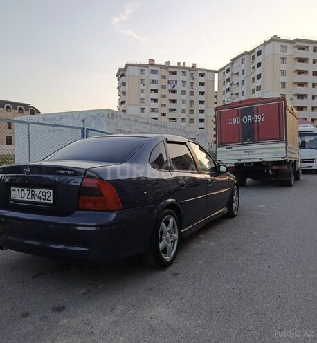 Opel Vectra-12