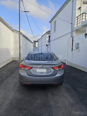 Hyundai Elantra-7