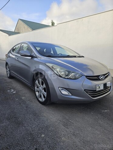 Hyundai Elantra-6