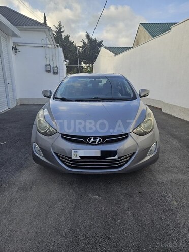 Hyundai Elantra-1