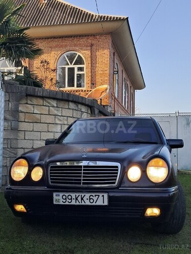 Mercedes E 280-3