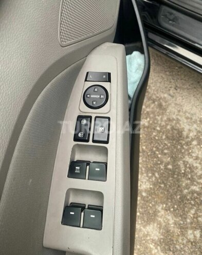 Hyundai Elantra-17