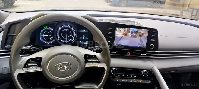 Hyundai Elantra-13