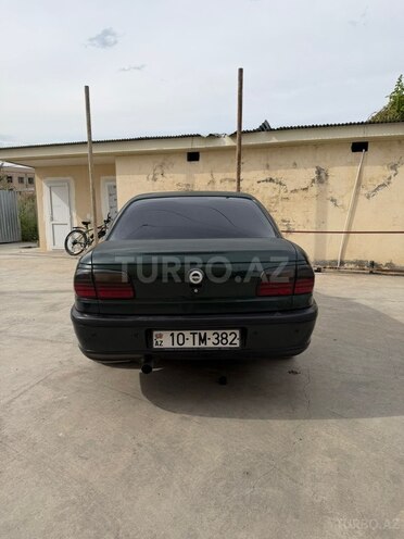 Opel Omega-11