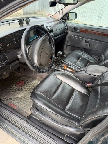 Opel Omega-15
