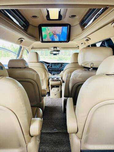 Kia Carnival-6