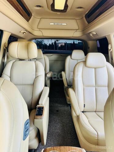 Kia Carnival-10