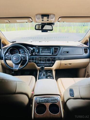 Kia Carnival-8