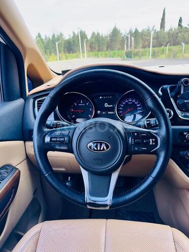 Kia Carnival-16