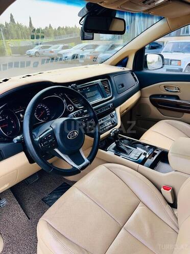 Kia Carnival-11
