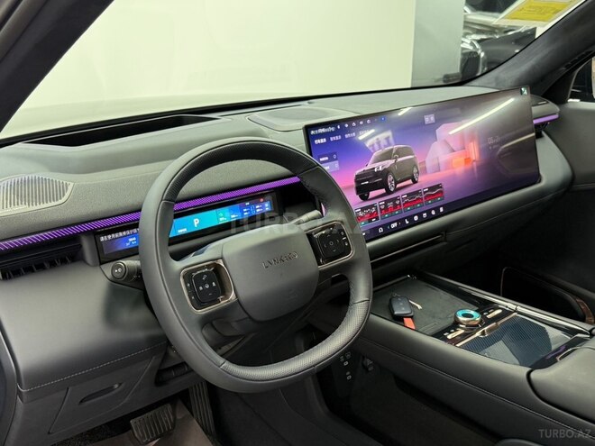 Lynk & Co 900-7