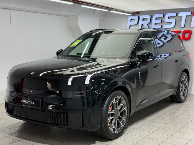 Lynk & Co 900-1